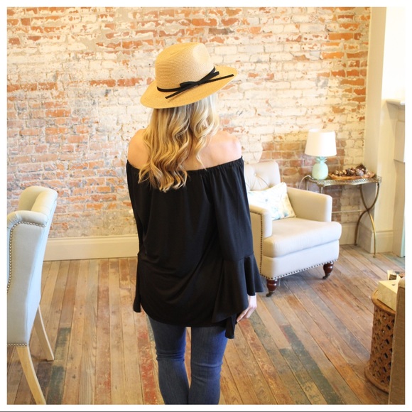 ✨LAST ONE ✨ off shoulder bell sleeve button down - Picture 6 of 6